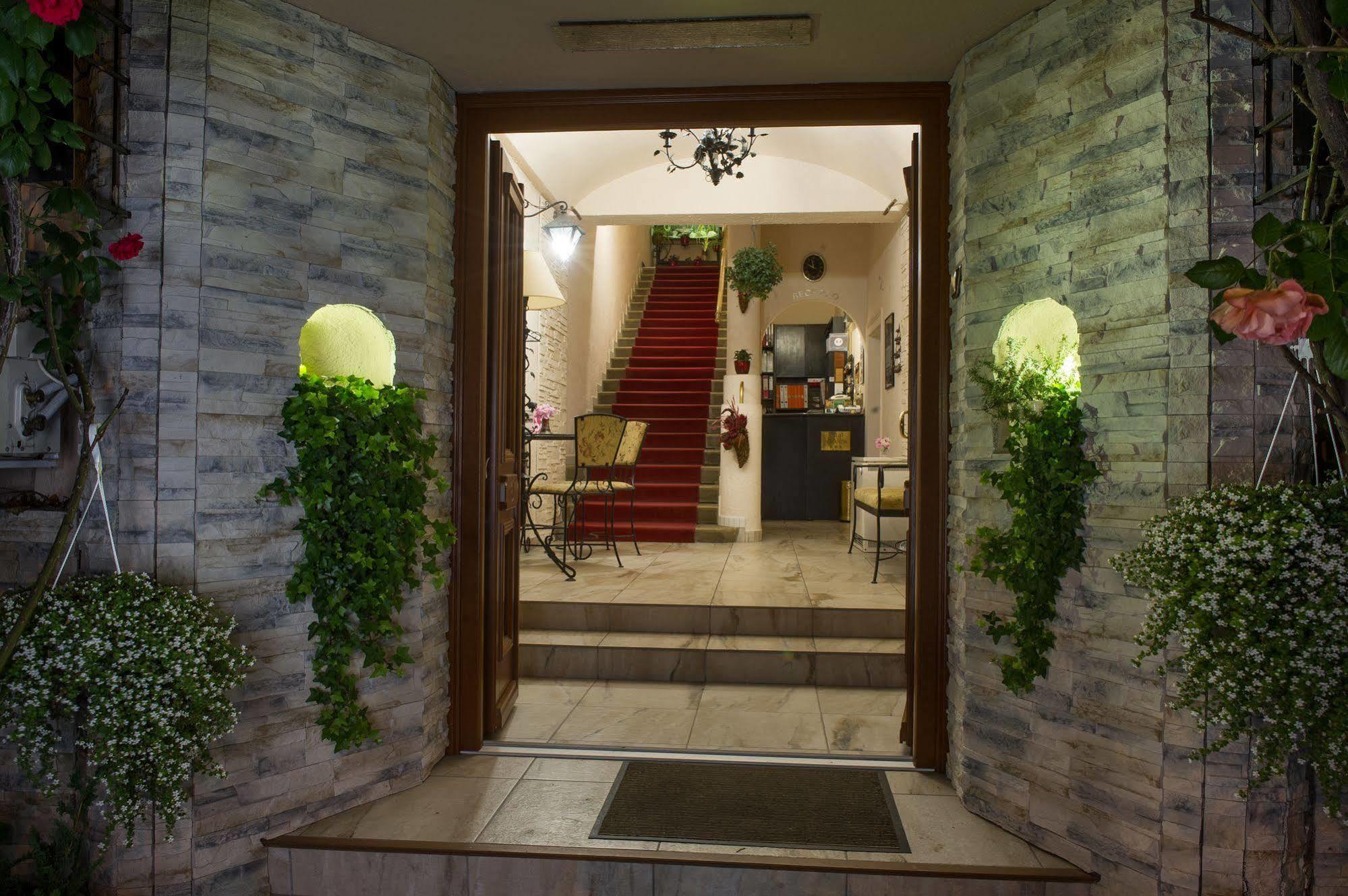 Hotel Romantik Eger Exterior foto